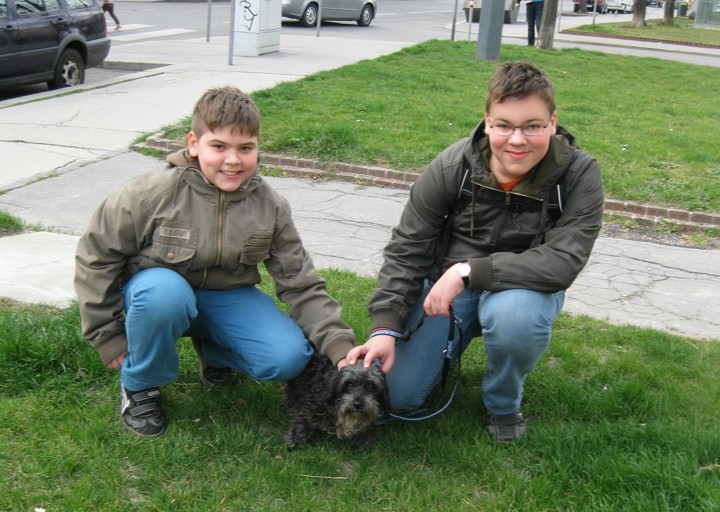 happy_1395177983ACA_Boys & Sasha 04.jpg