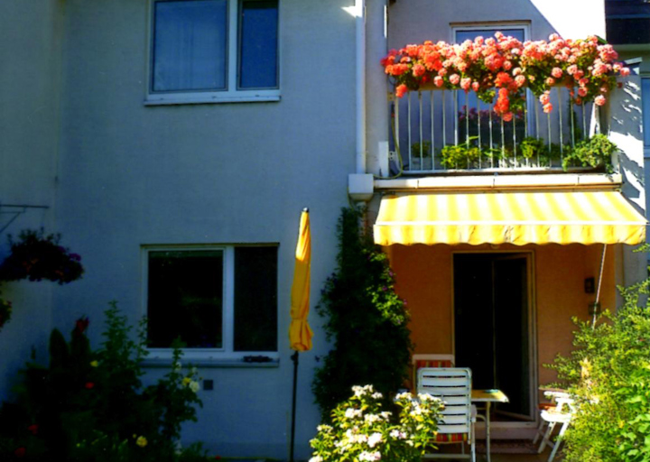 happy_1390502720Haus Camelia+Olga.jpg